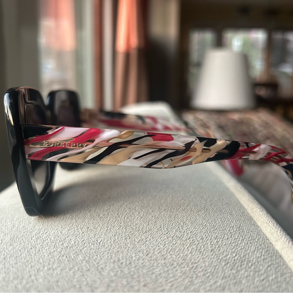 Burberry sunglasses